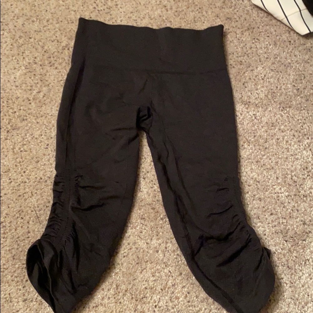 lululemon cropped leggings!